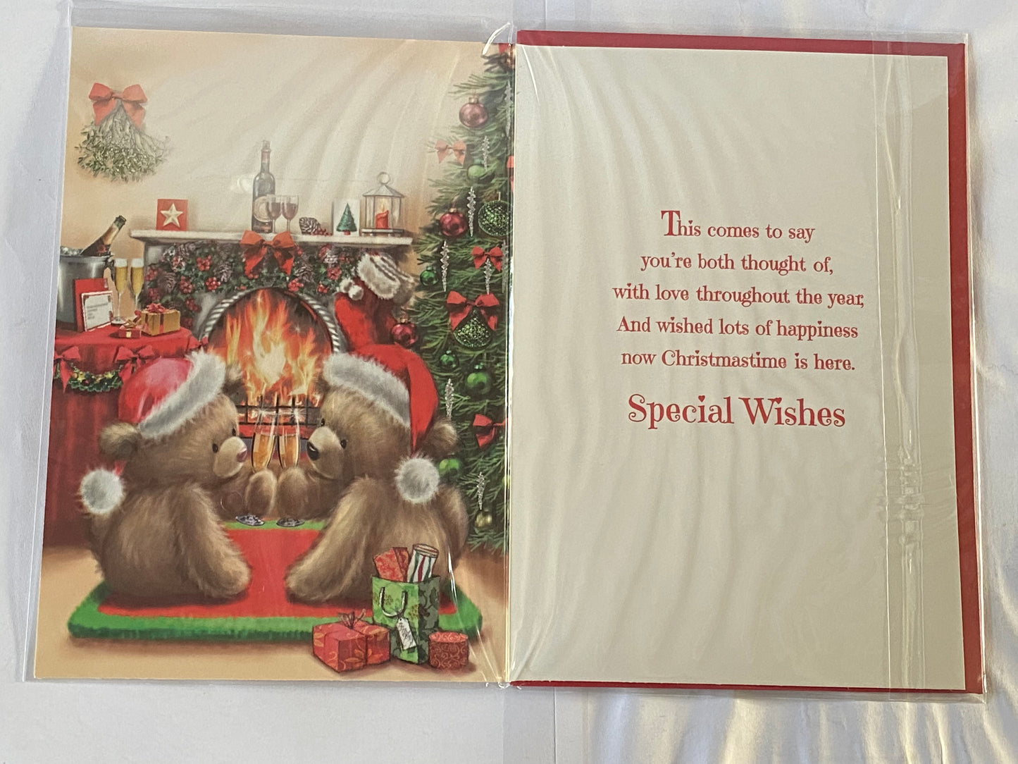 To A Special Daughter & Son-In-Law At Christmas Card Teddies Sat On Red+Green Rug/Fireplace(NC-VX030B)